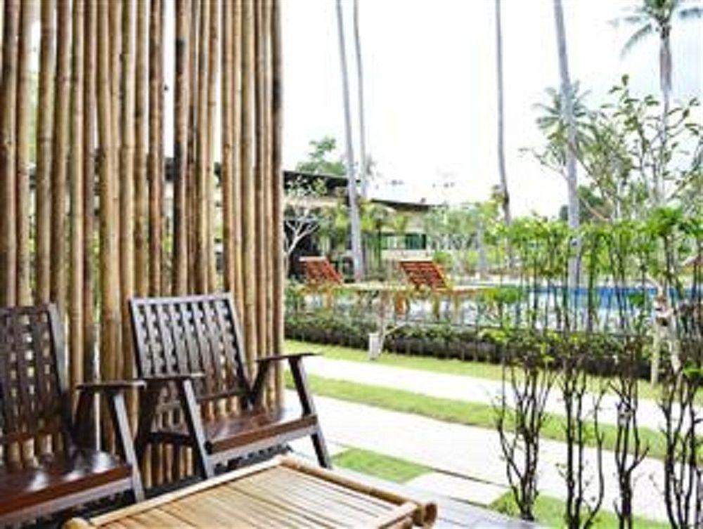 Resor The Nidhra Boutique